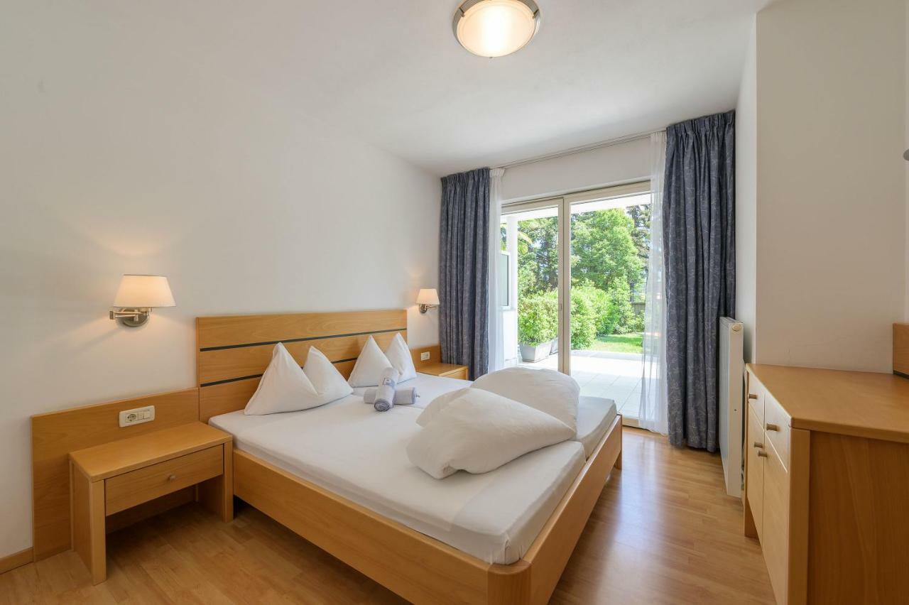 Glanzhof Hotel & Apartments Marlengo Habitación foto